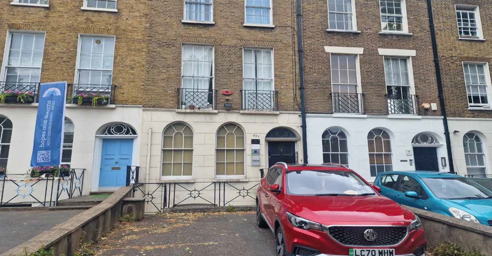 337 City Rd, London to rent - Building Photo - Image 3 of 3