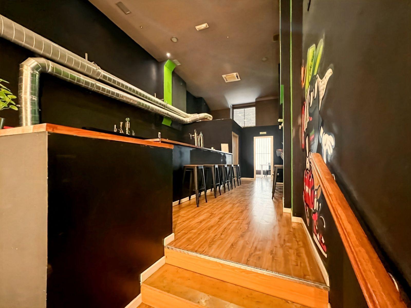 Retail in Madrid, Madrid to rent Interior Photo- Image 1 of 26