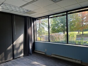 2727 N Grandview Blvd, Waukesha, WI to rent Interior Photo- Image 2 of 4