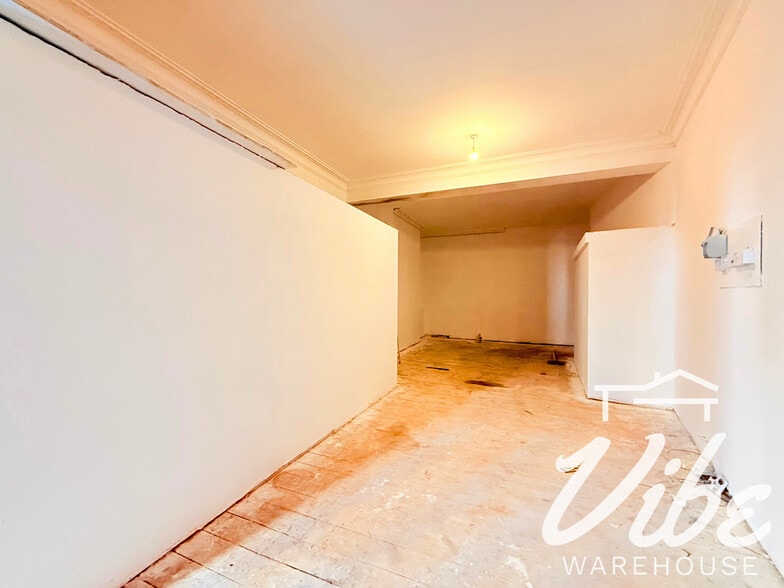 113 Holloway Rd, London to rent - Building Photo - Image 2 of 9