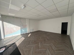 44-46 North Rd, Lancing to rent Interior Photo- Image 2 of 3