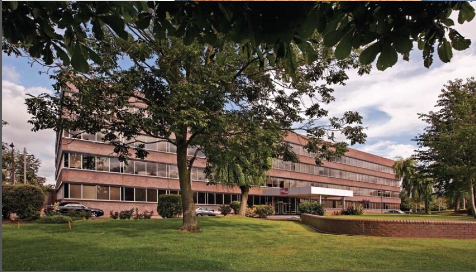 Oxford Rd, Aylesbury for sale Primary Photo- Image 1 of 1