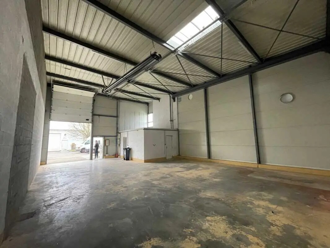 Light Industrial in Rillieux-la-Pape to rent Building Photo- Image 1 of 6