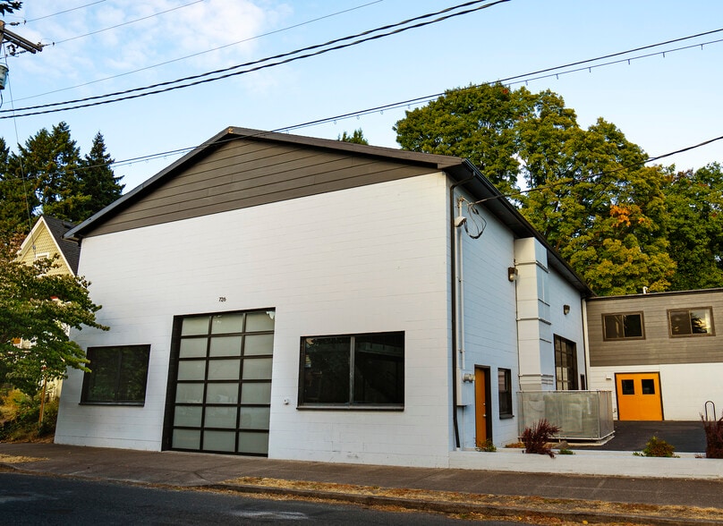 726-728 SE 20th Ave, Portland, OR for rent - Primary Photo - Image 1 of 21