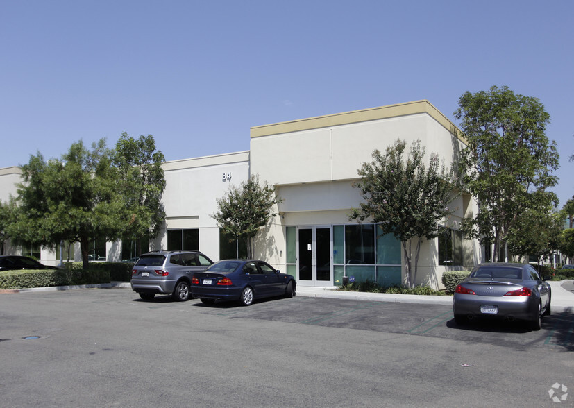 82 Discovery, Irvine, CA for rent - Building Photo - Image 1 of 4