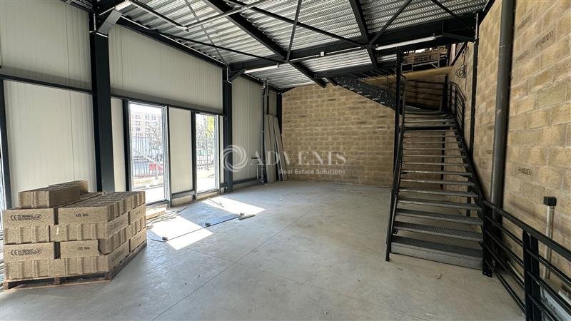 Light Industrial in Bagnolet to rent - Interior Photo - Image 2 of 10