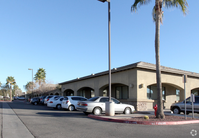 13055 W McDowell Rd, Avondale, AZ for rent - Primary Photo - Image 3 of 6