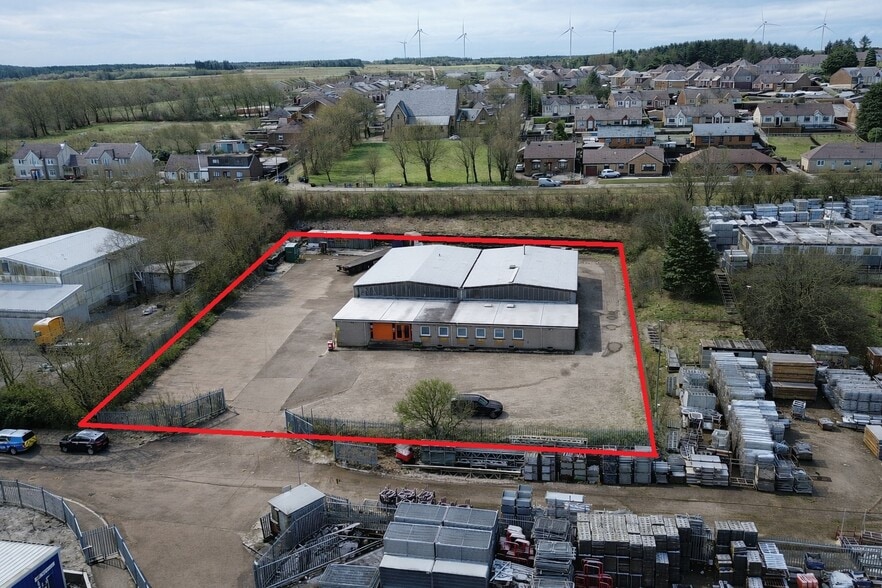 Mossburn Ave, Shotts to rent - Building Photo - Image 2 of 4