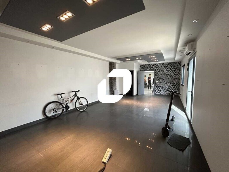 Light Industrial in Aubervilliers to rent - Interior Photo - Image 2 of 7