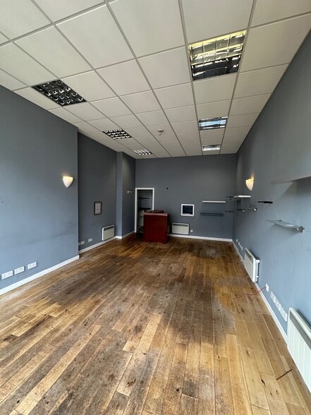 18 Main St, Milngavie to rent - Building Photo - Image 3 of 5