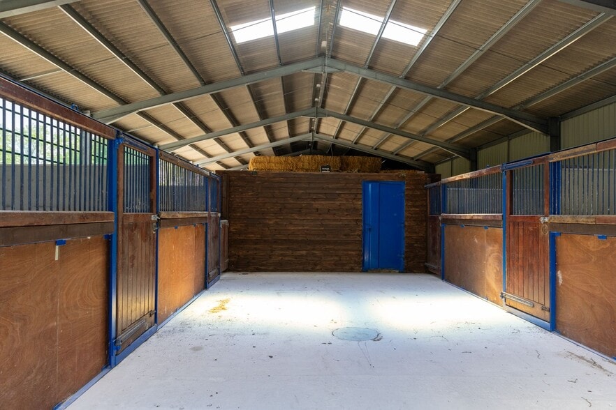 Cox Green Lane, Rudgwick, Horsham to rent - Interior Photo - Image 2 of 6