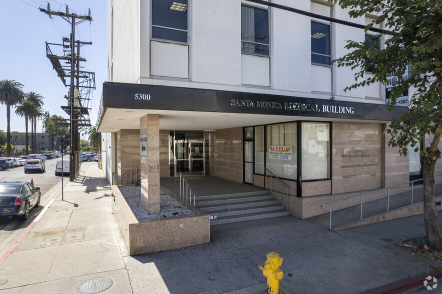 5300 Santa Monica Blvd, Los Angeles, CA for rent - Building Photo - Image 3 of 5