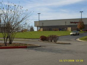 24 Hwy, Independence, MO for sale Primary Photo- Image 1 of 2