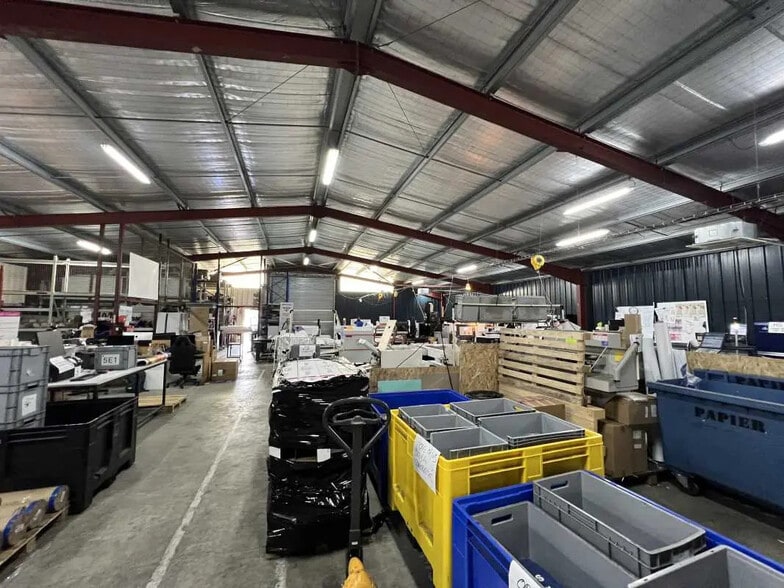 Industrial in Bordeaux for sale - Building Photo - Image 2 of 6