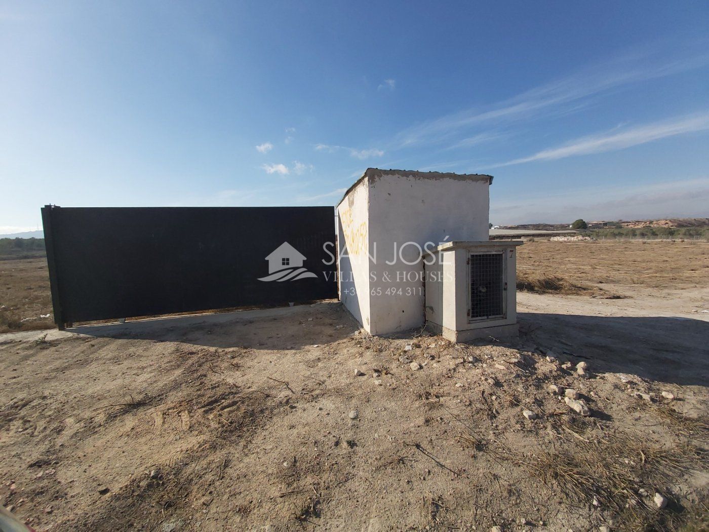 Land in Monforte del Cid, Alicante for sale Primary Photo- Image 1 of 8