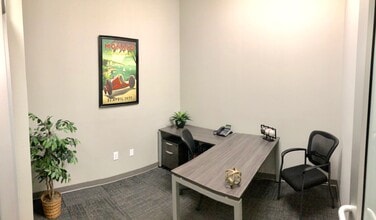 33 Market Point Dr, Greenville, SC to rent Interior Photo- Image 2 of 4