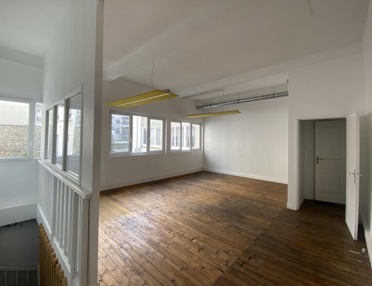 Office / Retail in Paris to rent - Interior Photo - Image 2 of 8