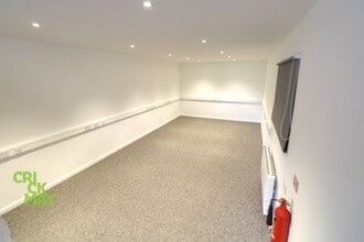 Haywards Heath, Haywards Heath to rent Interior Photo- Image 2 of 4