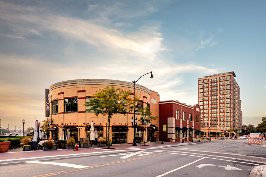 3-31 S Evergreen Ave, Arlington Heights, IL for rent - Primary Photo - Image 1 of 12