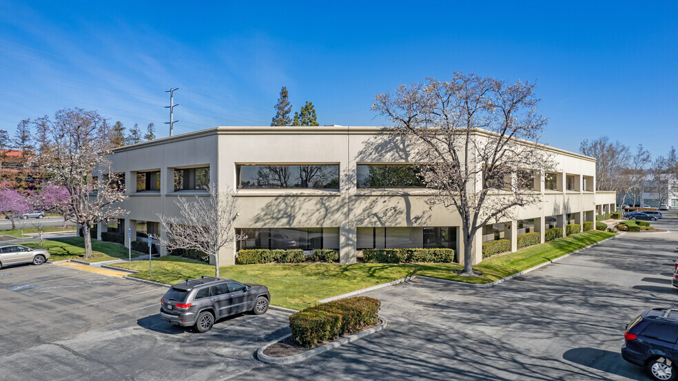 1060 Rincon Cir, San Jose, CA for rent - Building Photo - Image 1 of 5