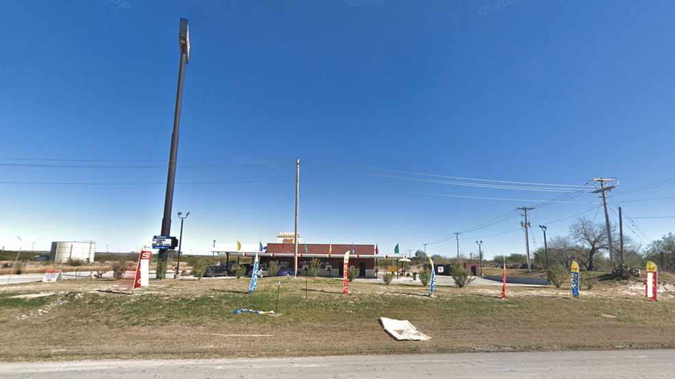 6280 Highway 281, Three Rivers, TX for sale - Primary Photo - Image 1 of 1