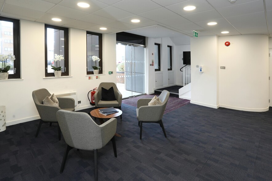 4 West Way, Oxford to rent - Building Photo - Image 3 of 8