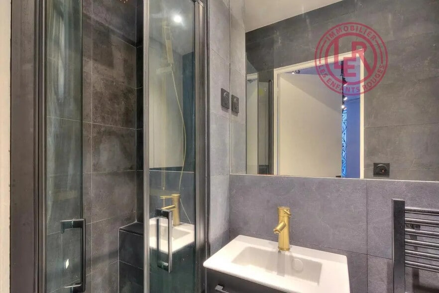 Retail in Paris for sale - Building Photo - Image 3 of 4