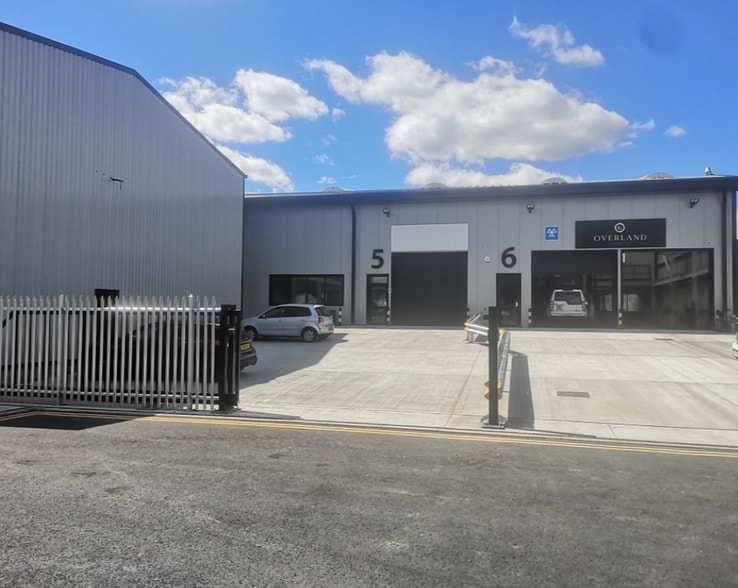 Bridgefields, Welwyn Garden City for sale - Primary Photo - Image 1 of 1