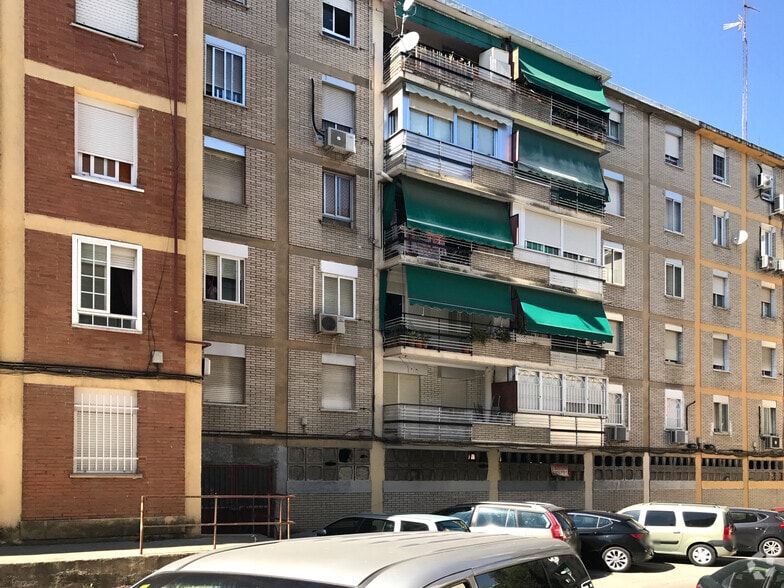 Calle Parque Vosa, 11, Móstoles, Madrid to rent - Building Photo - Image 2 of 2