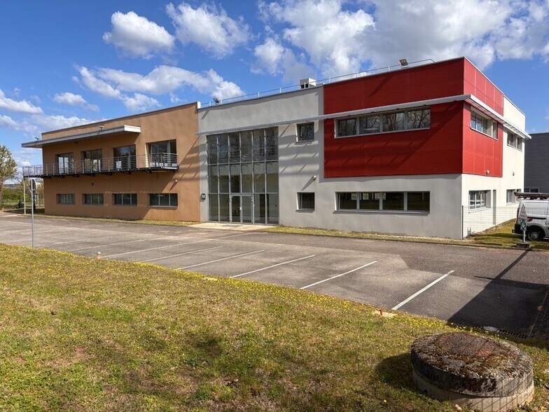 Light Industrial in Saint-Priest to rent - Building Photo - Image 1 of 6