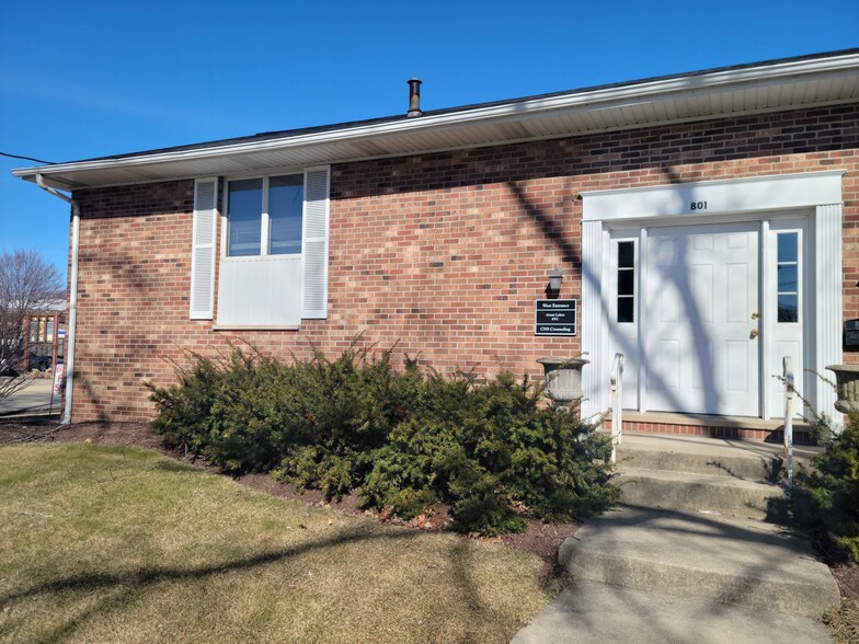 801 E Main St, St Charles, IL for rent - Primary Photo - Image 1 of 13