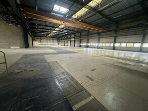Light Industrial in Villeron to rent Building Photo- Image 2 of 2