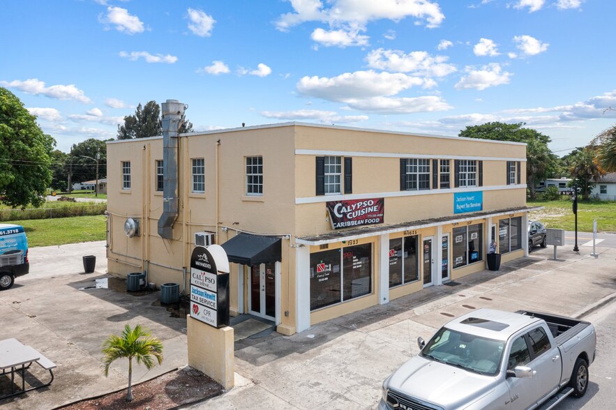 1527-1529 Avenue D, Fort Pierce, FL for sale - Building Photo - Image 1 of 10