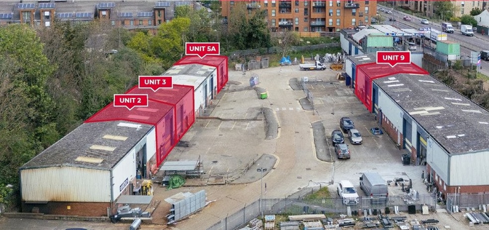 Northend Rd, Erith to rent - Building Photo - Image 2 of 2