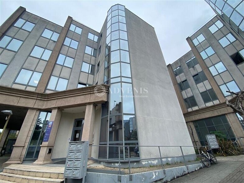 Office in Neuilly-Plaisance to rent - Building Photo - Image 1 of 7