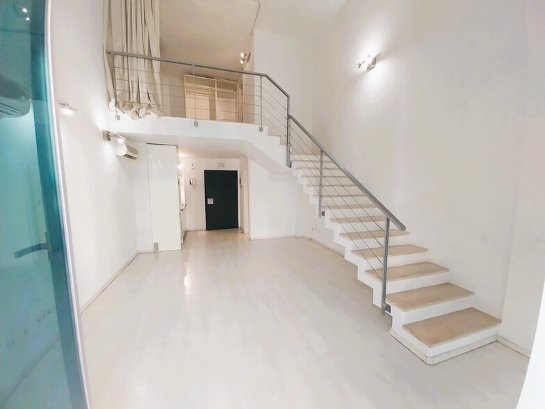 Office in Madrid, Madrid for sale - Interior Photo - Image 3 of 13