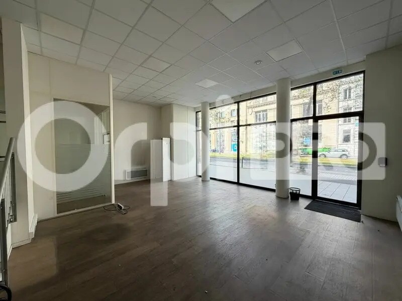 Location Bureaux 117 m² - Photo 1