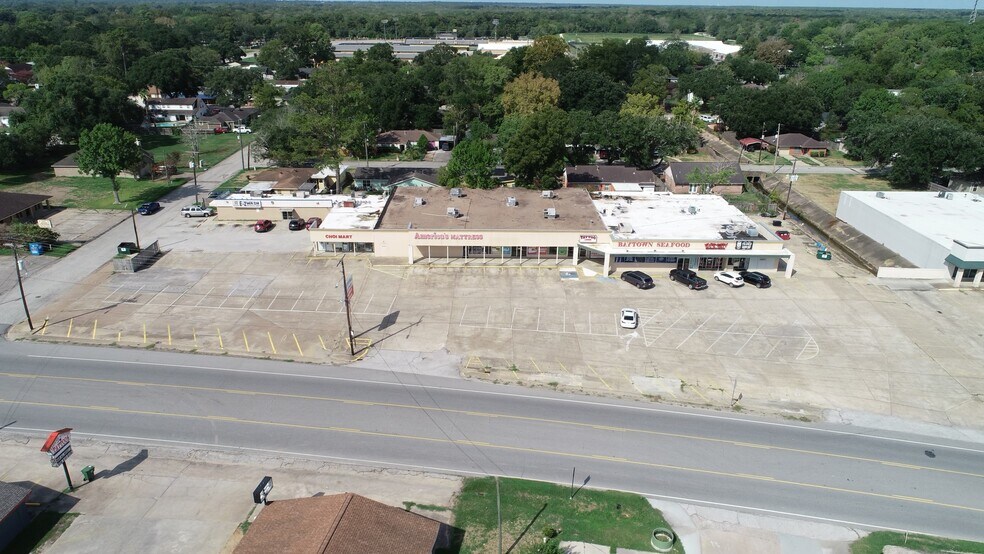 915-929 Main St, Liberty, TX for sale - Building Photo - Image 1 of 1