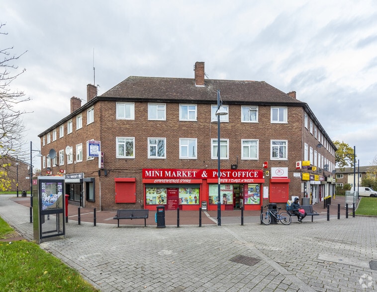 2-10 Burnsall Walk, Manchester for sale - Primary Photo - Image 1 of 1