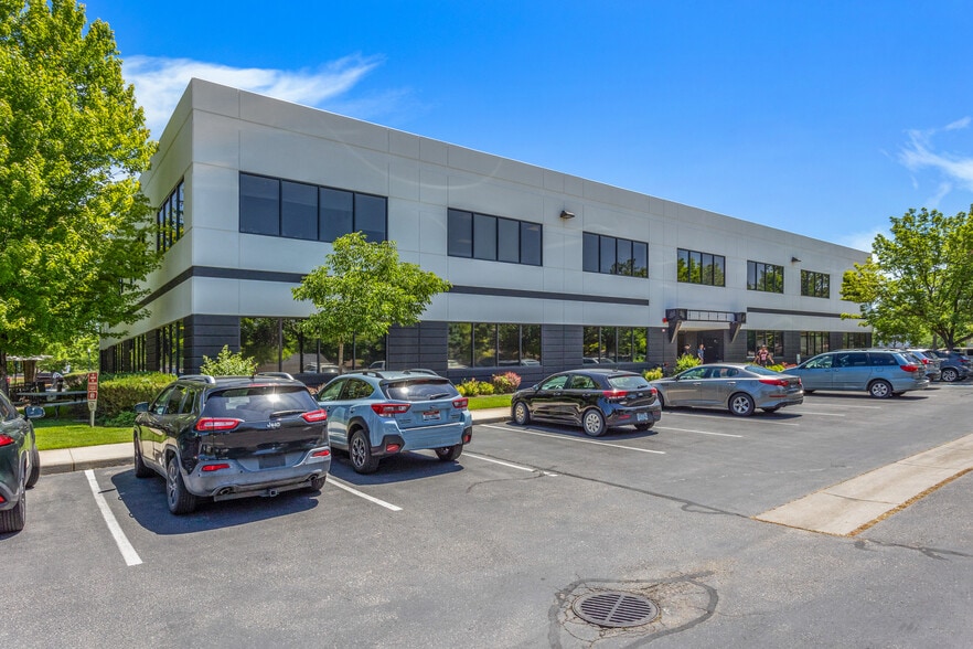 2323 S Vista Ave, Boise, ID to rent - Interior Photo - Image 2 of 14