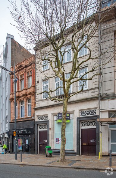 36 Queens Sq, Wolverhampton to rent - Building Photo - Image 2 of 2