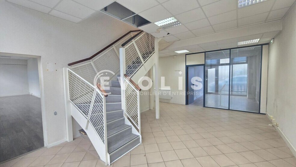 21 Rue Aristide Briand, Vanves to rent - Building Photo - Image 3 of 14