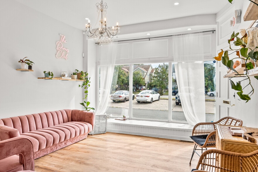 694 Pont Reading Rd, Ardmore, PA for sale - Building Photo - Image 2 of 34