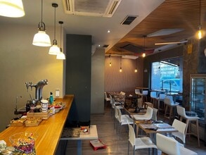 Retail in Madrid, Madrid to rent Interior Photo- Image 2 of 4