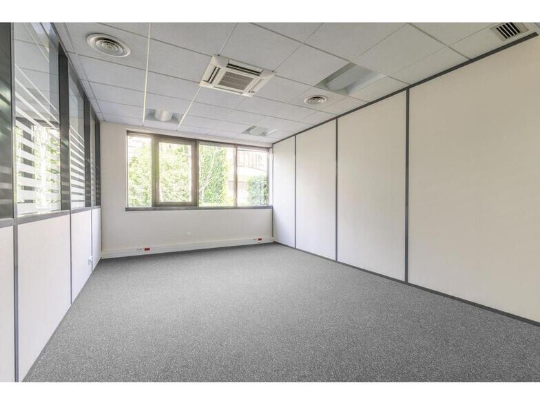 7-9 Rue Auguste Gervais, Issy-les-Moulineaux to rent - Interior Photo - Image 2 of 13