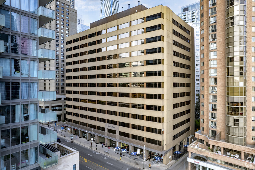 1075 Bay St, Toronto, ON for rent - Building Photo - Image 1 of 1