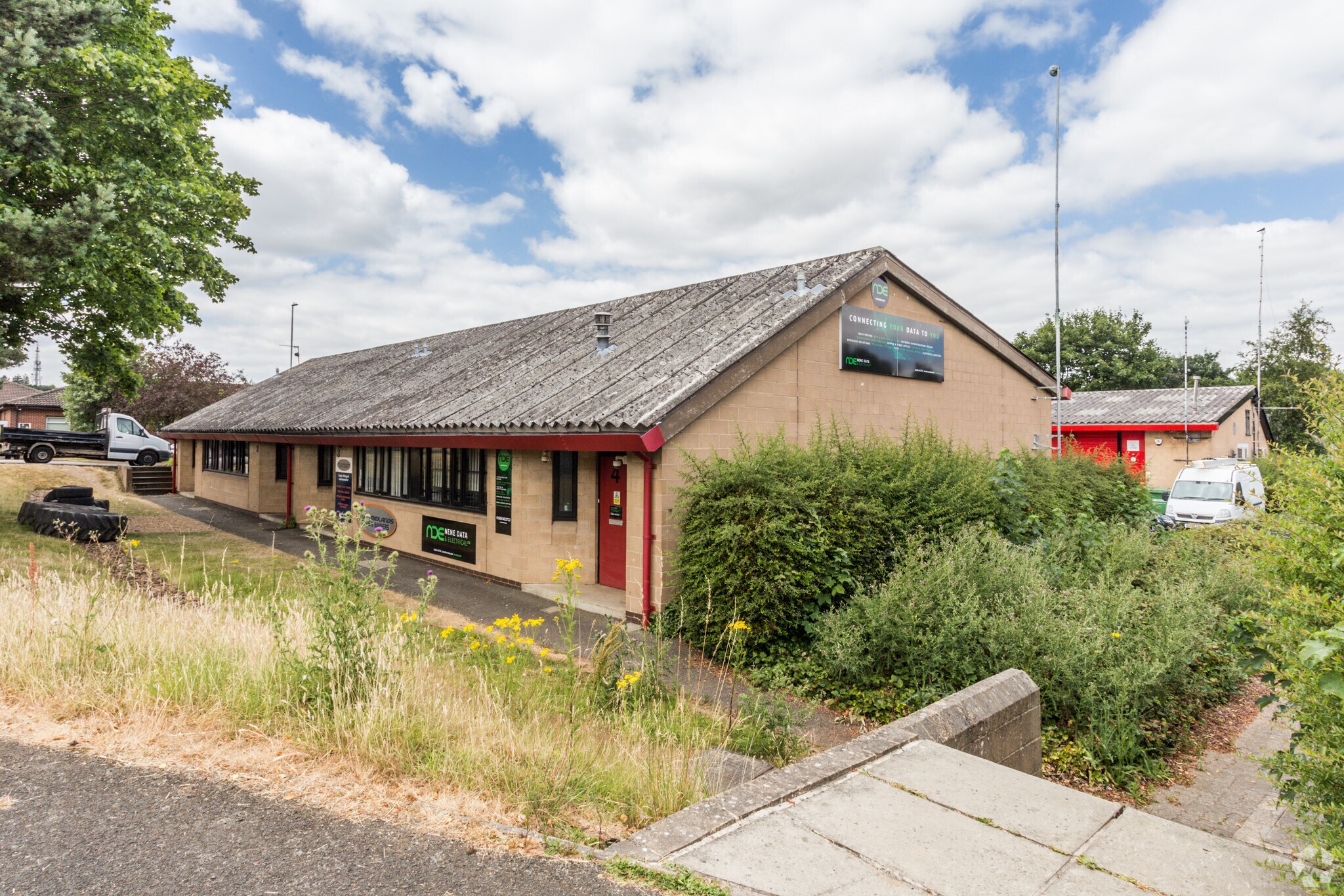 1 Owl Close, Northampton to rent Primary Photo- Image 1 of 4