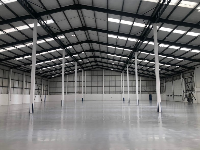 Old Parkbury Ln, St Albans to rent - Building Photo - Image 2 of 14