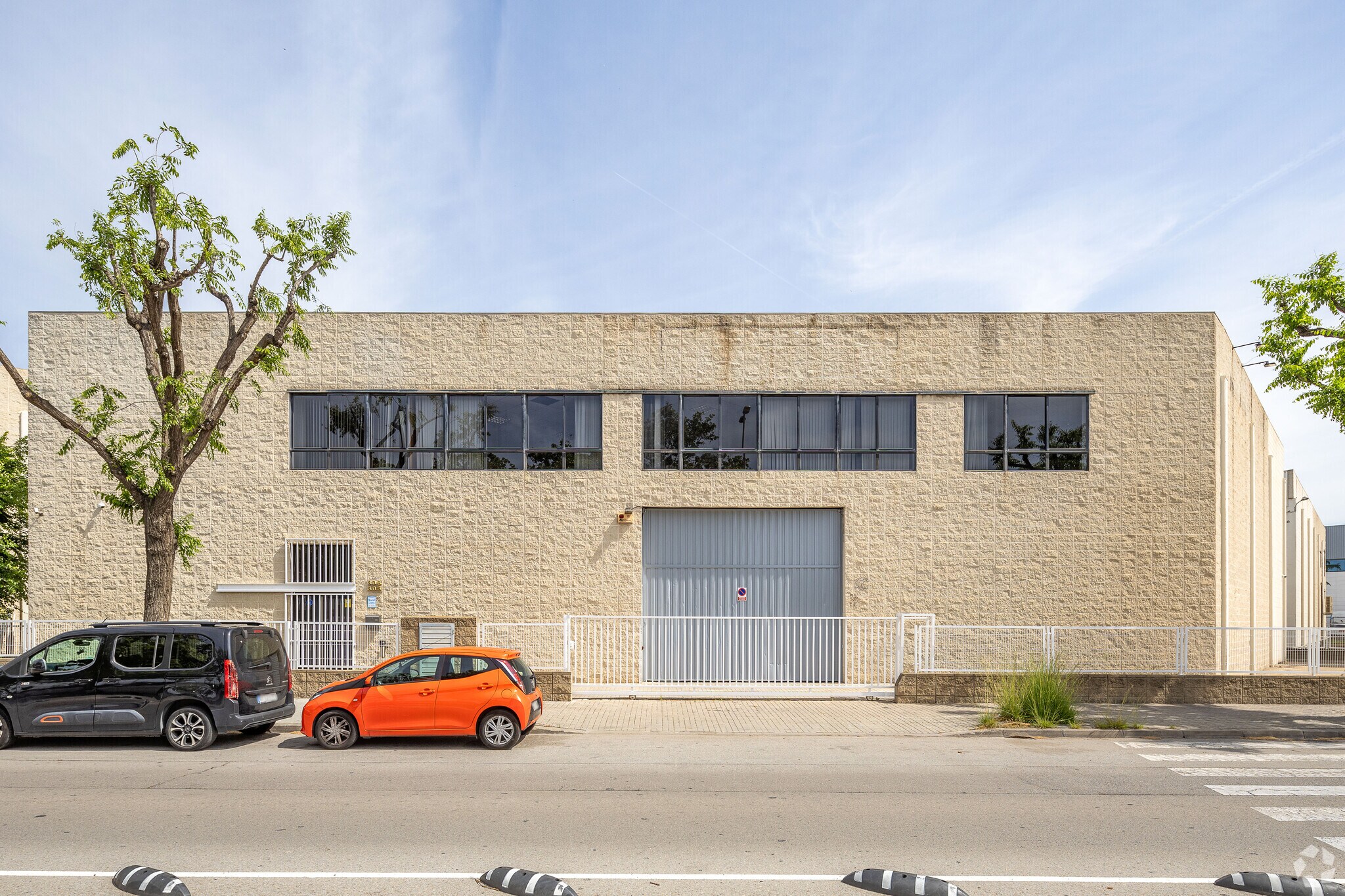 Carrer dels Motors, 306-308, L'Hospitalet de Llobregat, Barcelona to rent Primary Photo- Image 1 of 4