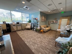 1301 4th Ave NW, Issaquah, WA to rent Building Photo- Image 2 of 10